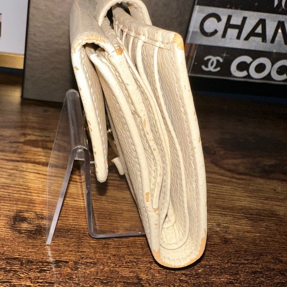 Gucci Cream Dollar Leather Compact Wallet – Style 615525 2184 - Picture 7 of 15